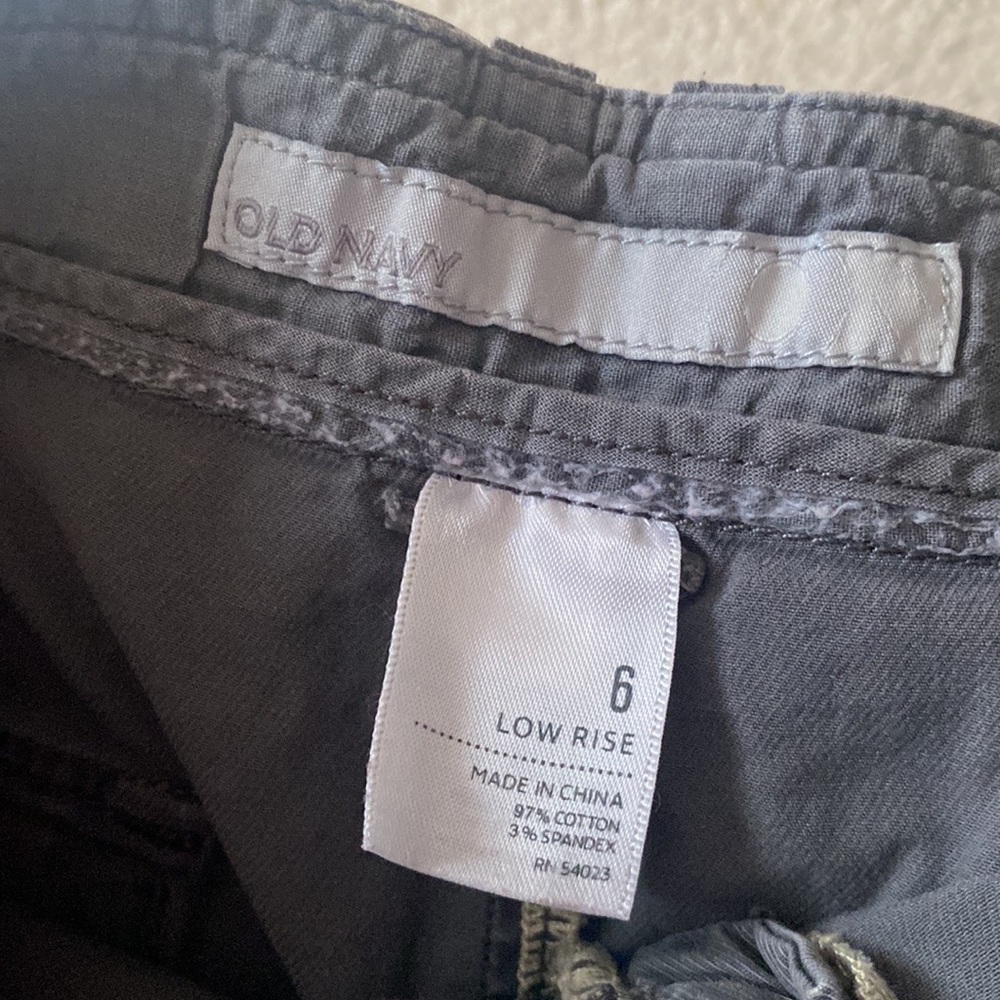 Gray shorts - Picture 11 of 11